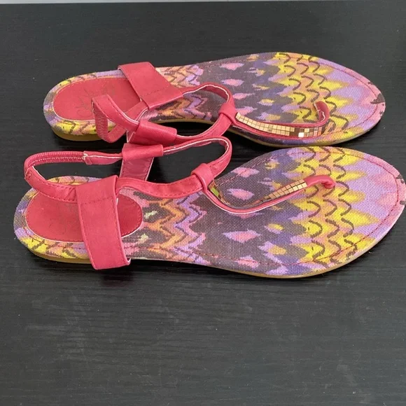 Gently Used Women’s Sandals - Picture 2 of 5